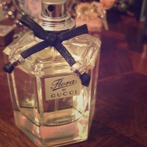 Flora by Gucci Eau de toilette Gracious Tuberose